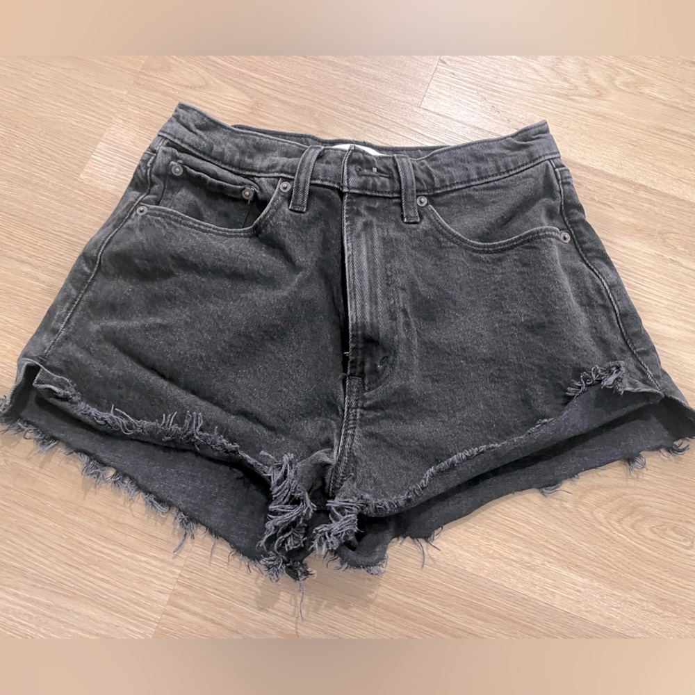 Ladies Size 27 Abercrombie and Fitch Black Denim Jean Shorts - Perfect Condition